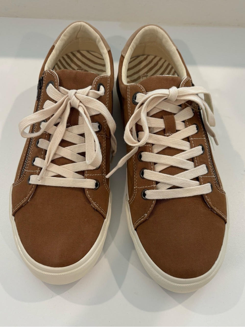 Taos 'Z Soul' Tan Brown Canvas Sneakers - Size 10 Wide